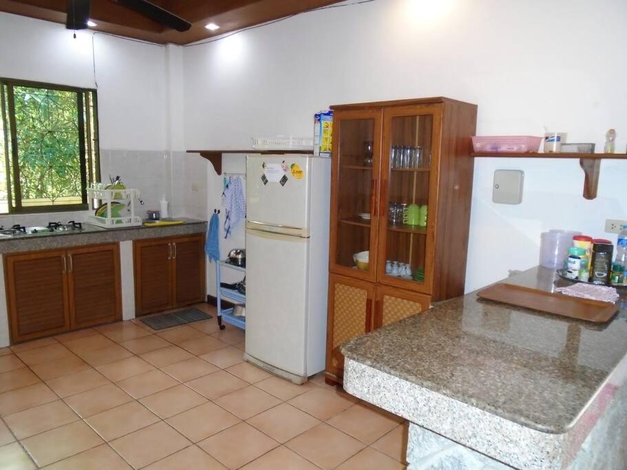 Villa Baan Coconut à Bang Tao Beach  Extérieur photo
